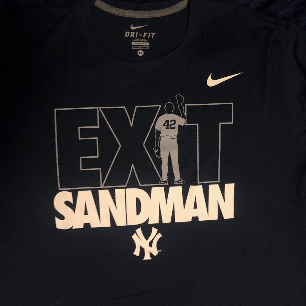 Nike Dri-Fit Exit Sandman T-Shirt